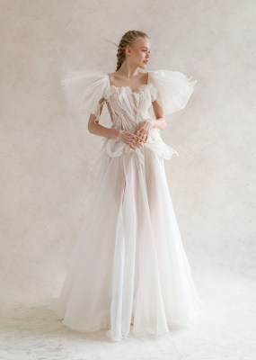 Minerale with sleeves 